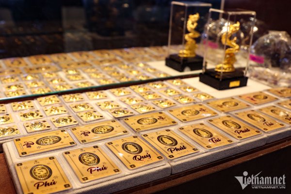 Đảng trưởng Backs Gold Monopol