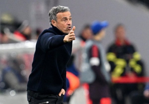 Enrique: Tôi là một người hâm mộ Barcelona và là thành viên của Barcelona. Tôi luôn có động lực để c