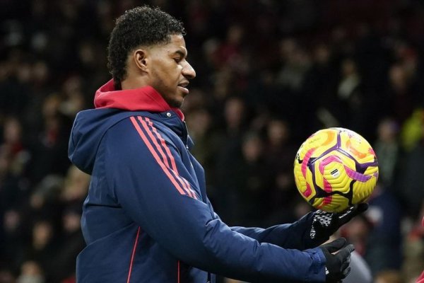 Từ bỏ bởi Manchester United, R